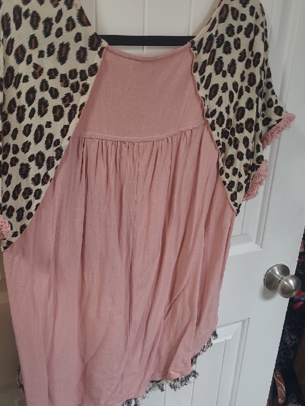 Umgee L Pink Tunic with Leopard Print Sleeves and Fringe - Picture 5 of 6